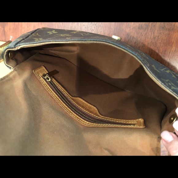 🌴Authentic Louis Vuitton Looping Mini🌴 - Picture 5 of 8